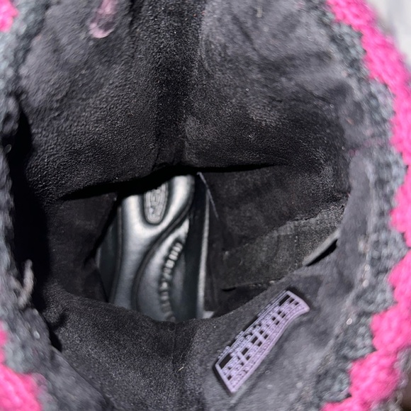 Keen Boots Womens Size 8.5 Black Suede Knit Cuff Flat Waterproof Grey Pink 63035 - Picture 6 of 8